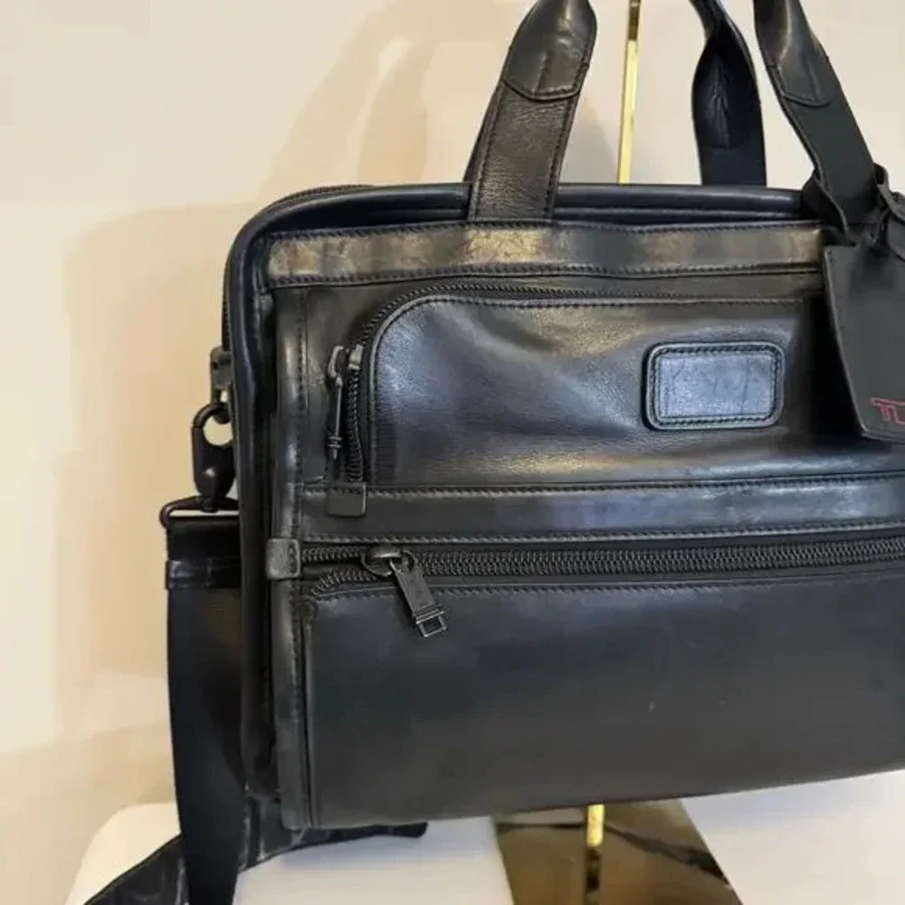 Tumi Alpha Slim Deluxe Briefcase Bag Black Leather Portfolio Messenger Business - Picture 5 of 14